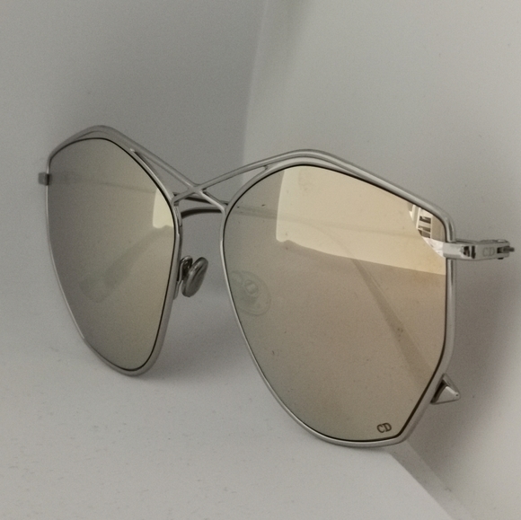 Dior sunglass - Picture 2 of 3